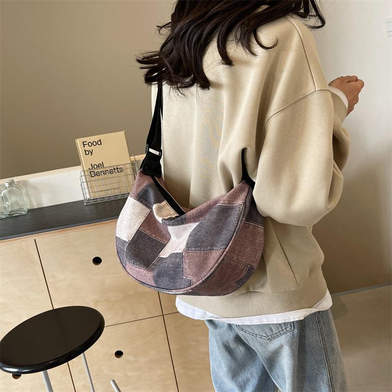 Джинсовая сумка в клетку женская сумка на плечо подмышками сумка на плечо сумка синий — фото 4