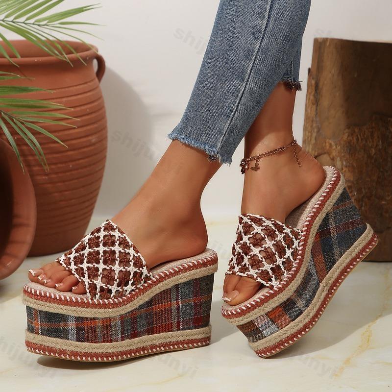 Fashion Women Slippers 2025 Summer New Fashion Peep Toe Wedge Slippers Women Platform High Heels Outdoor Beach Shoes Sandalias De Mujer