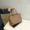 Retro Small Bag Women's New Trendy Autumn and Winter Popular Commuting Leisure Small Square Bag Fashionable Shoulder Messenger Bag