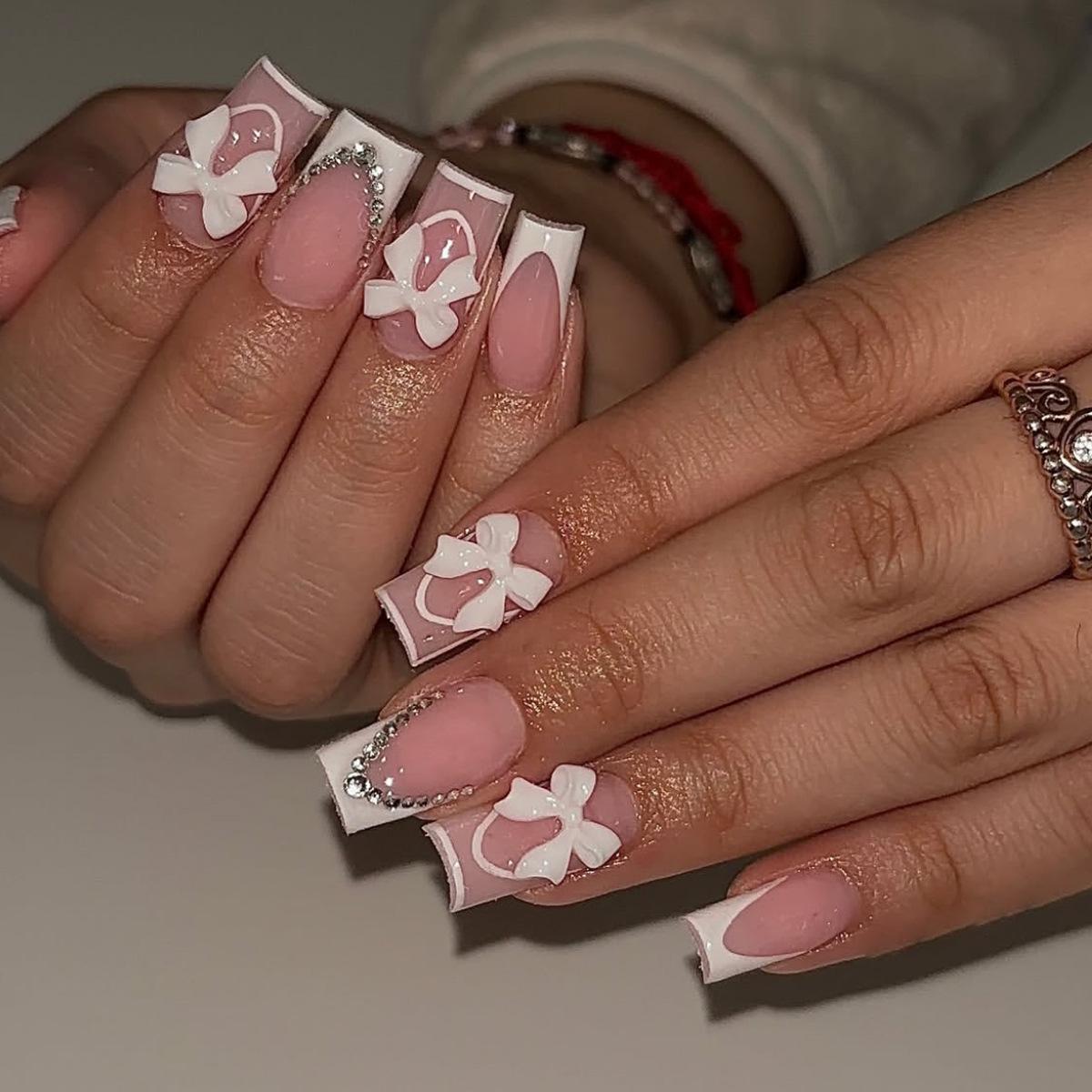 

Medium White Rhinestone French Bow Reusable False Nail Art Patches