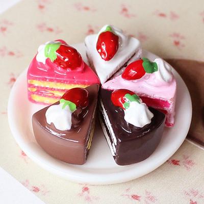 8Pcs/Set Mini Strawberry Cake Food Play Scene Dollhouse Cafe Gift Shop