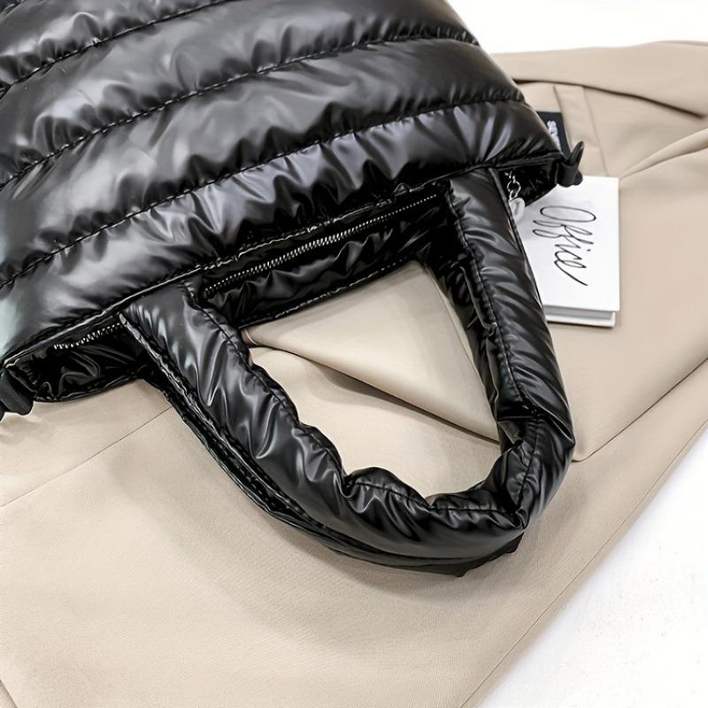 Damevesker med fluffy dun mote vatterte håndvesker for kvinner Ensfarget luksus designer skuldervesker kvinner