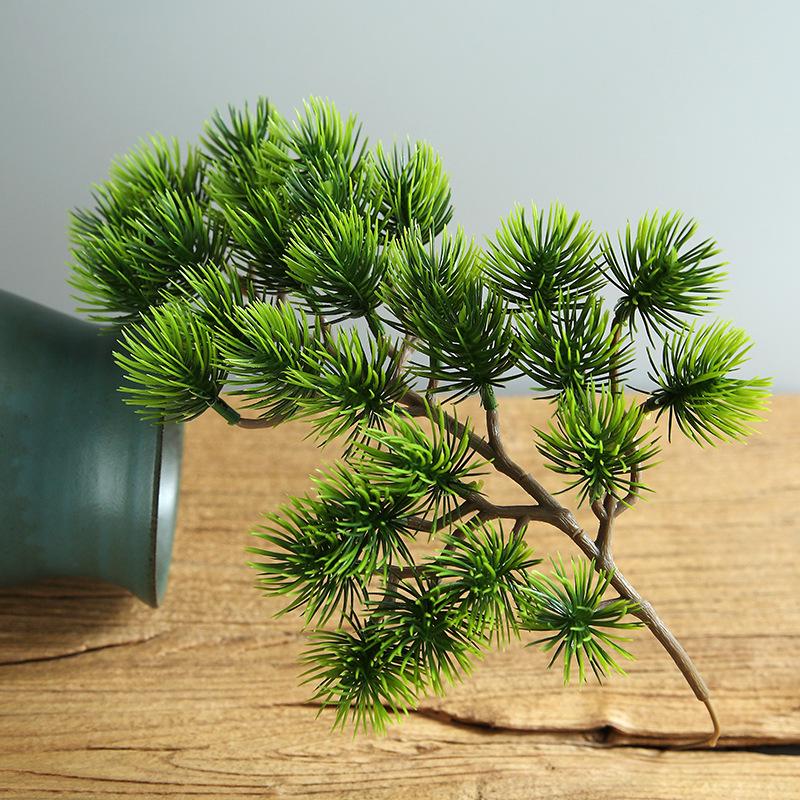 Ramură Artificială de Pin cu Frunze de Arțar și Accente de Chiparos