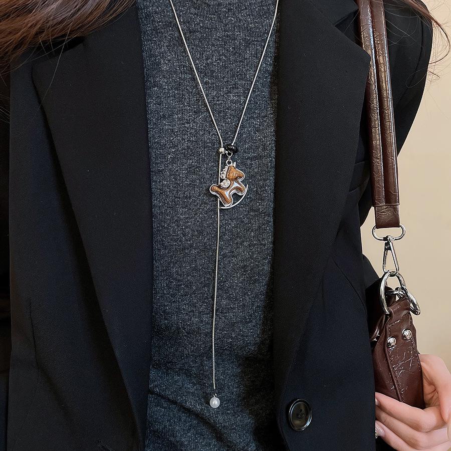 European & American Zircon Resin Rocking Horse Pendant Sweater Necklace - Versatile High-End Autumn/Winter Fashion