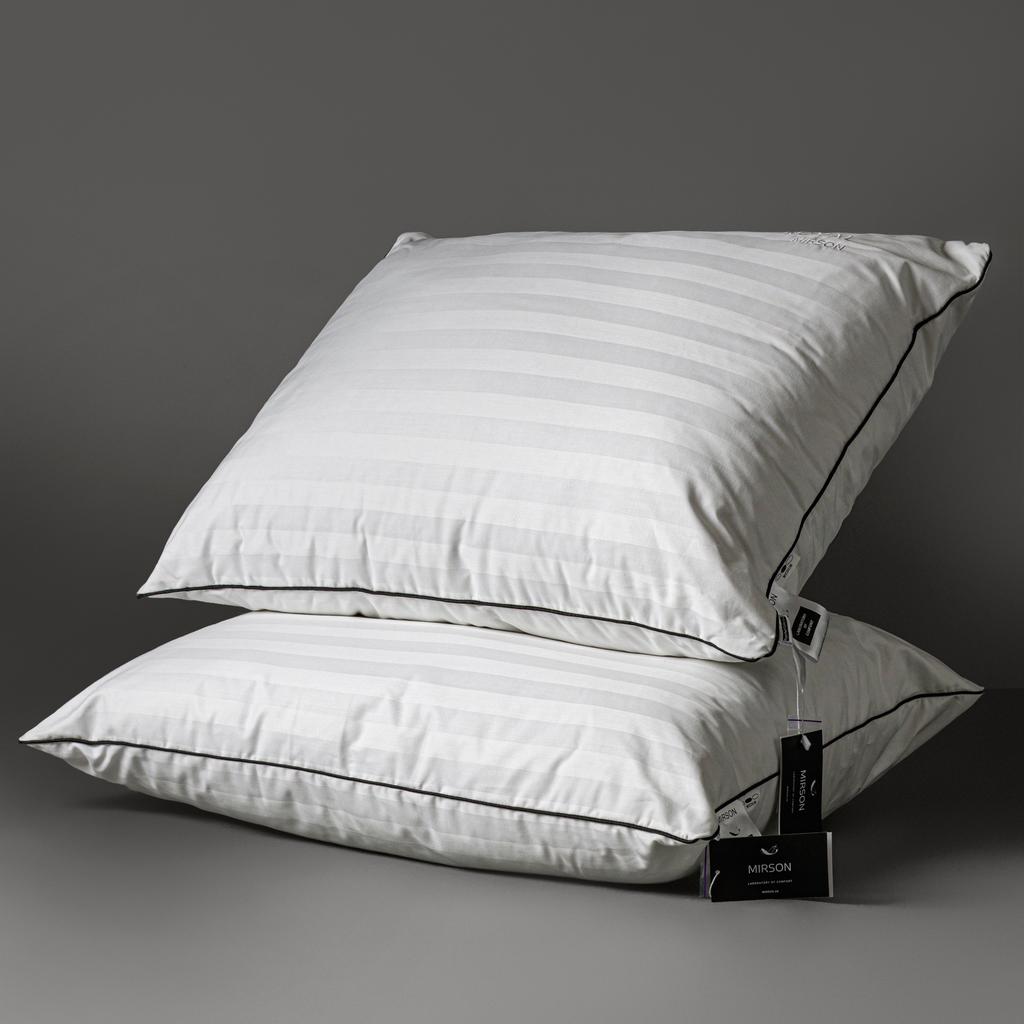 Down-Filled Pillow №3050 Royal Pearl — 90% down, 10% feather, Fill Power 350, Medium.