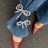 Spilla con Fiocco in Resina Elegante con Perle Finte Clip per Orlo dei Pantaloni Catena Leggera per Polsini per Outfit Casual