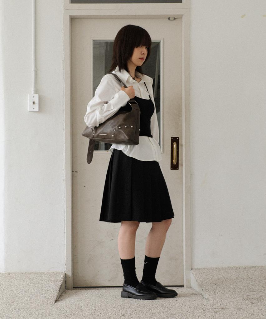 Iugamakaras Studded Hobo Bag (Brown)