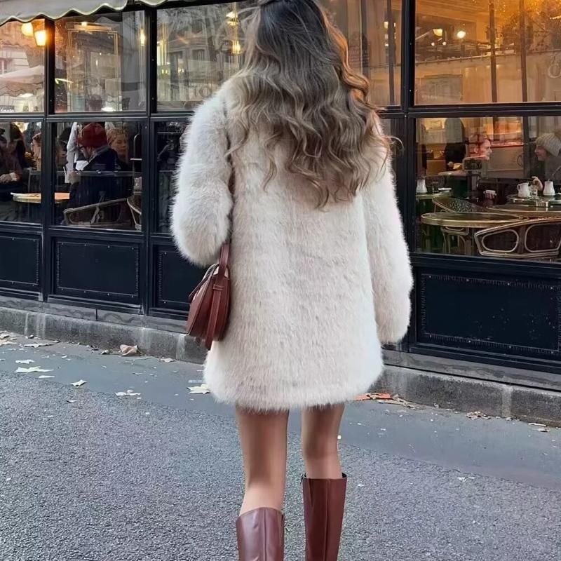 24 Fall and Winter New Women's Clothing Lapel Long Sleeves Mink-like Faux Fur Effect Coat Outwear 6318258