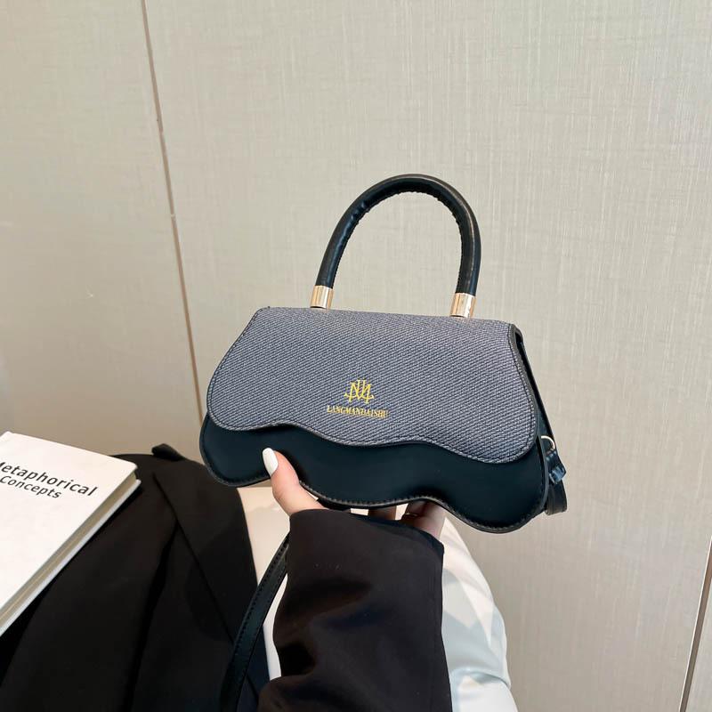 Casual Portable Small Square Bag Trendy Retro Small Bag Women's 2025 Summer New Fashion Casual Popular Messenger Bag