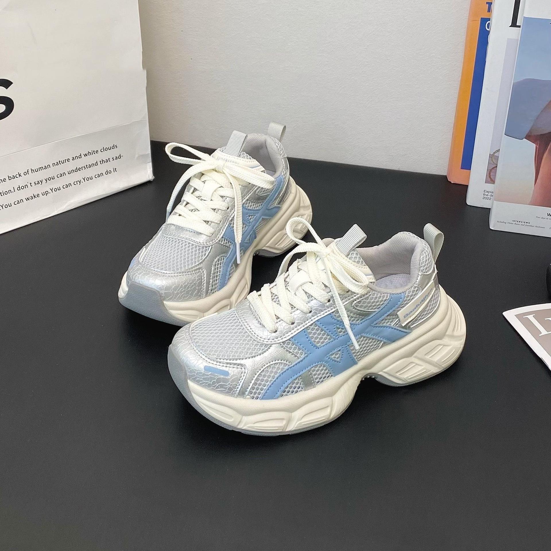 

Модные универсальные кроссовки для папы женские 2025 лето взрыв маленькая толстая подошва увеличивающие рост спортивные сетчатые супер огонь повседневная обувь 40 синий