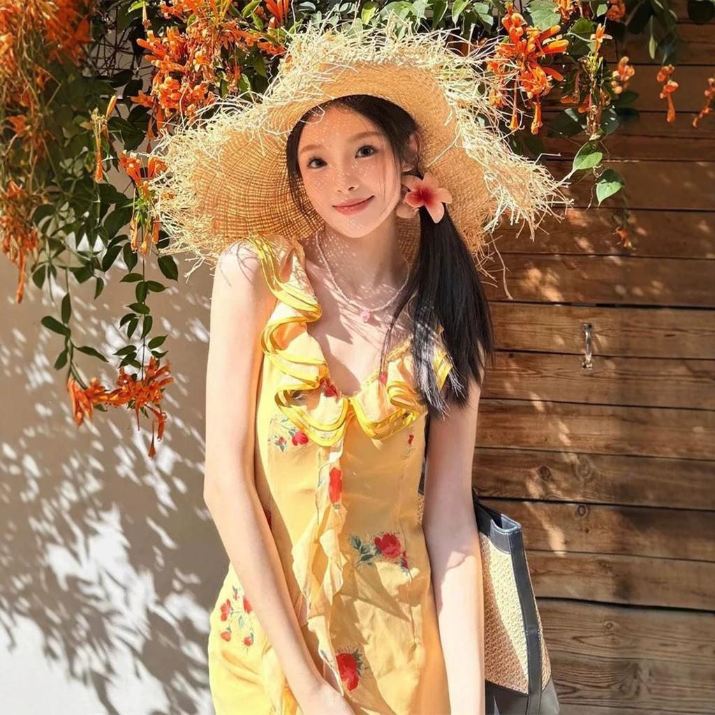 Gentle wind seaside vacation floral dress, summer bright dopamine wear is very beautiful, pinched waist skirt