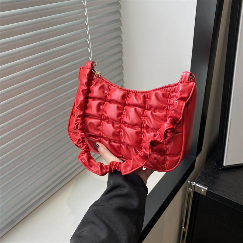 Fashionable Green Cloud Bag 2024 New Pu Leather Simple Crossbody Handbag For Women красный