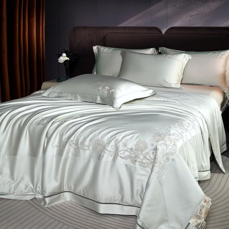 Hodo Su Embroidery All-Season Tussah Silk Quilt