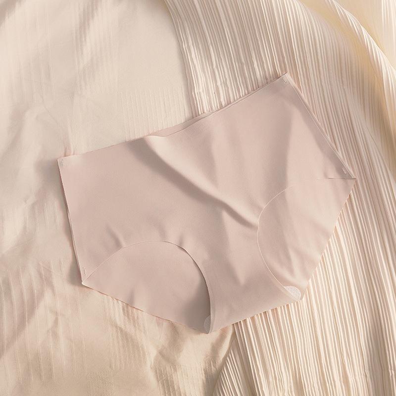 Women's Summer Mulberry Silk Antibacterial Crotch Not Clip Hip Sports Without A Mark in The Waist Triangle Briefs