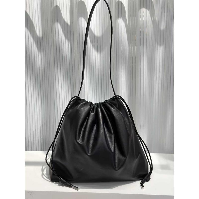 

Импортная женская сумка из телячьей кожи, сумка-мешок с драпировкой на кулиске, сумка-облако через плечо, нишевая сумка для отдыха 34*31*8cm чёрный