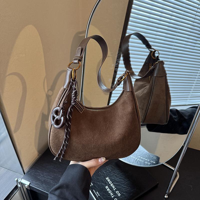 2025 New Autumn and Winter Suede Underarm Bag Women's Niche Trend Dumpling Bag Women's Commuter Retro Shoulder Bag