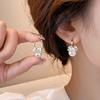 Flower Pearl Women's Earrings Buckle Design Retro Studs Luxury Temperament Unique Drop Earrings Charms Woman Accessories