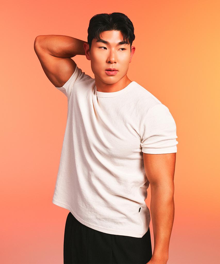 MUSINSA STANDARD SPORTS Waffle Muscle Fit Crop Short Sleeve (2 Colors)