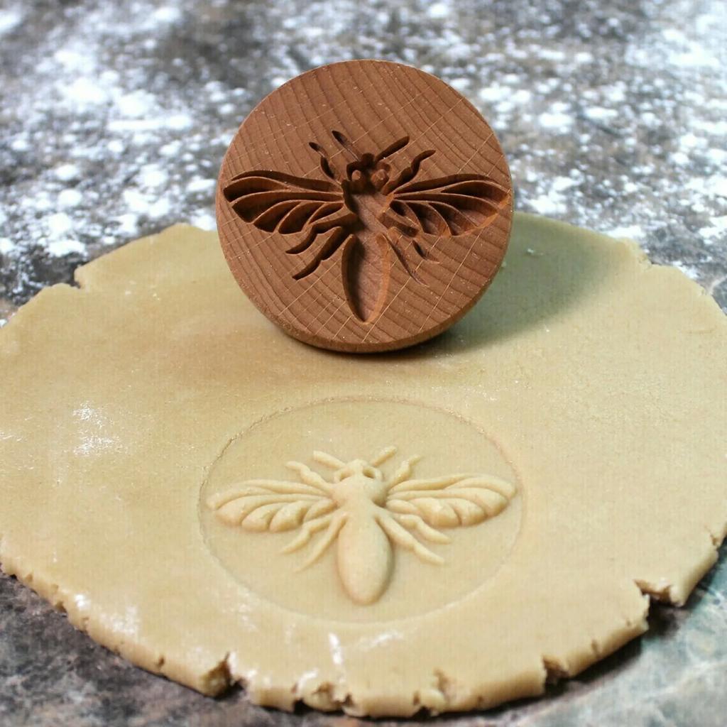 Holz Ausstechform Ausstecher Kekse Stempel Niedlicher Tannenzapfen Blume 3D Kuchen Prägeform Lebkuchen Gebäck- und Backzubehör