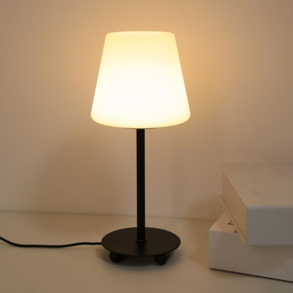 Creative cream style desk lamp, USB powered tri color ambient light suitable for bedrooms, study rooms, living rooms, etc