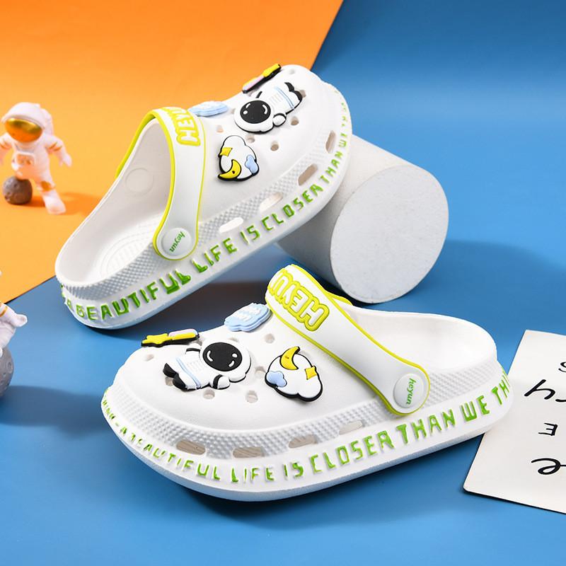 Stylish Cartoon Kids Hole Shoes Breathable Summer Sandals For Boys And Girls Comfortable Eva Design