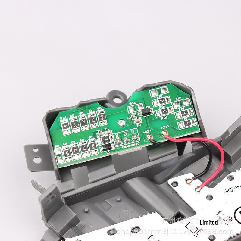 

Crown 12-го поколения (05-09) Задний габаритный светодиодный фонарь - Замена стоп-сигнала/габаритного огня Left side