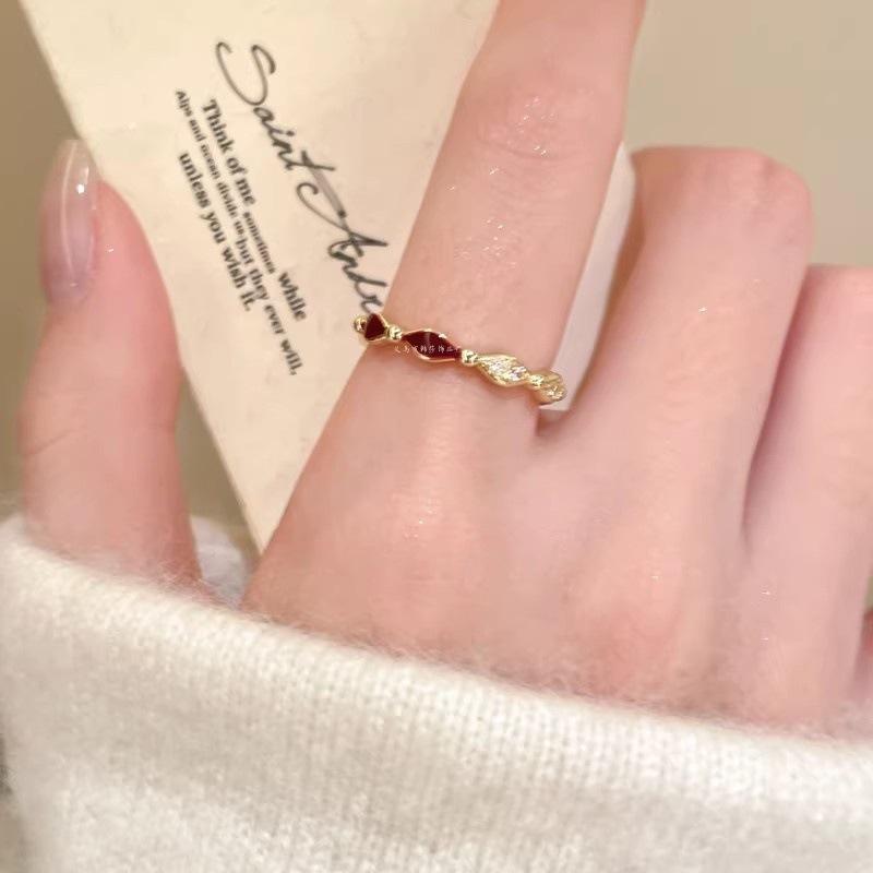 Red New Year Rhinestone Plaid Index Finger Ring - Retro & Sweet Fashion for Women