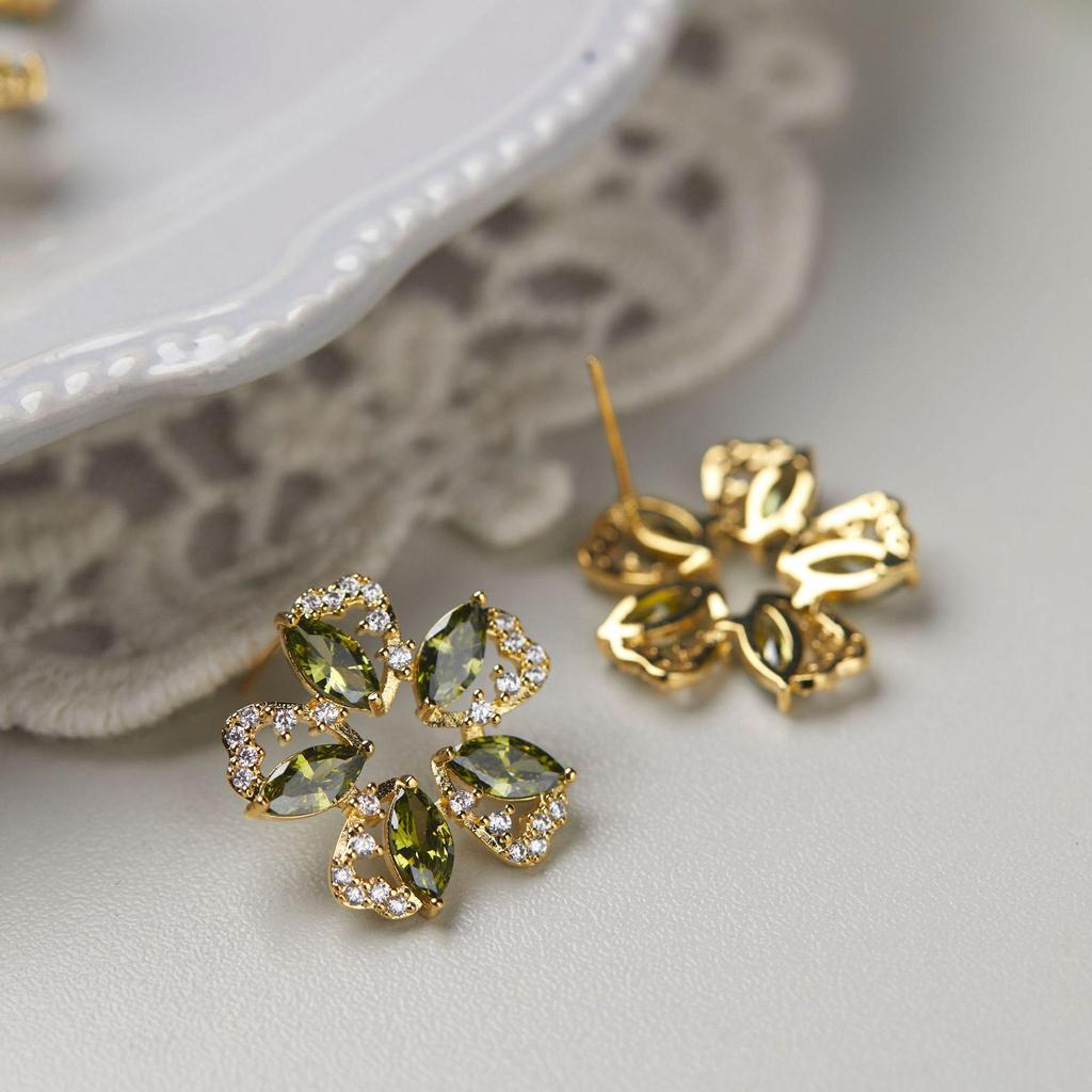 Mori Style Olive Green Zircon Flower Ear Clips: Painless, No-Pierce Micro-Pavé Earrings.