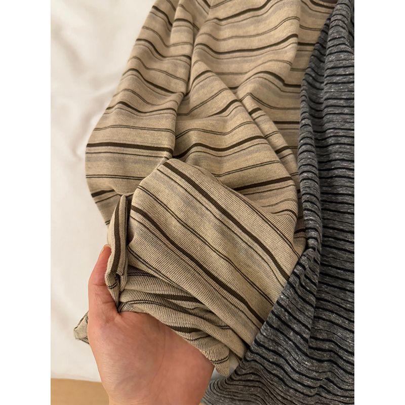 Versatile Striped Crew Neck Long Sleeve T-shirt: Punk-Inspired, Loose Fit, Slimming Korean Style for Autumn/Winter.