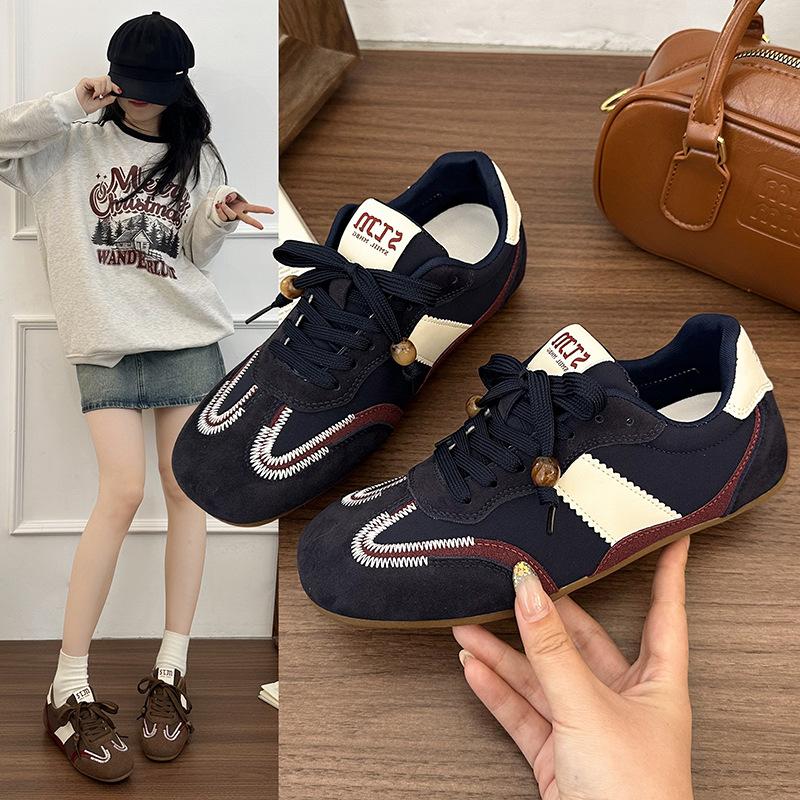 Inner height increase 6cm beaded niche not tired feet German training shoes women's autumn 2025 new versatile Forrest Gump shoes