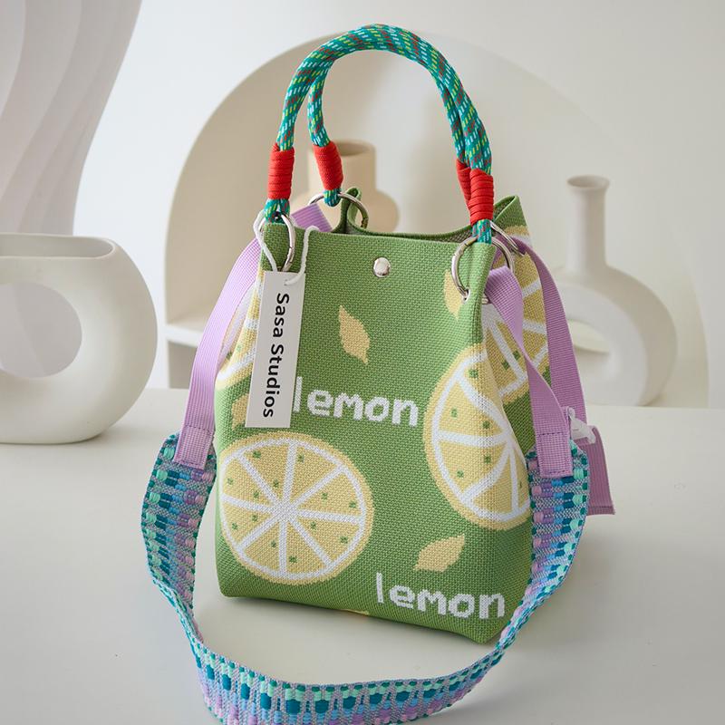 Stilvolle japanisch-koreanische Strickhandtasche: Große Tragetasche & Tragbare Pendel-Quadrat-Tasche