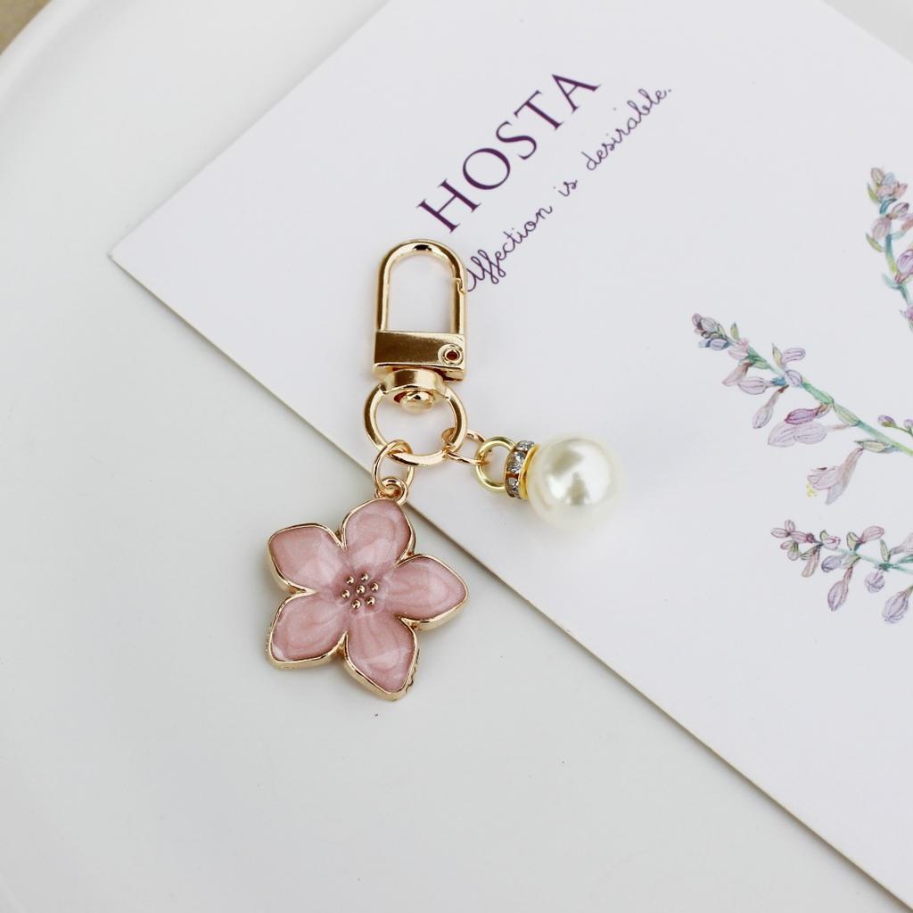 New Lovely Sakura Flower Keychain Pearl Charm Enamel Jewelry Decor Women Bag Charms Key Ring Car Keychain Decor Accessories