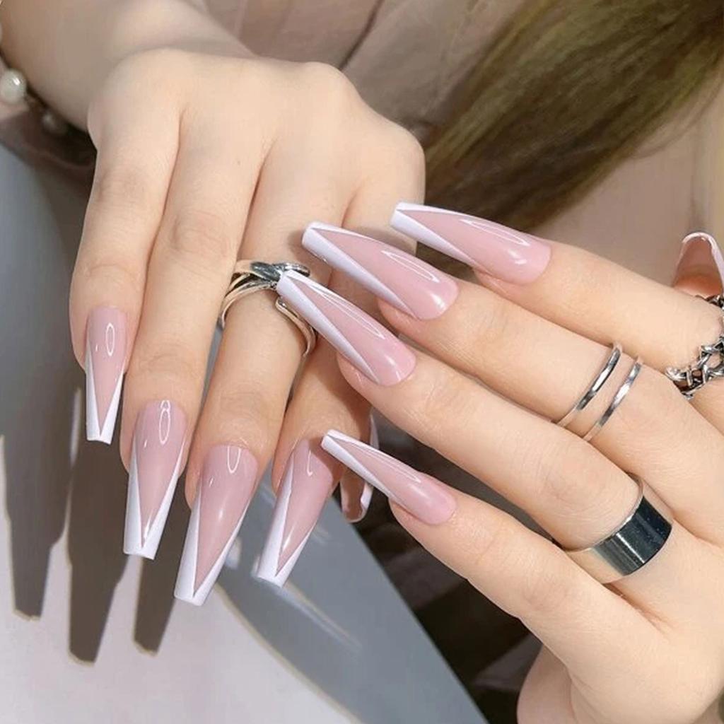 French Icy Nude White V-wearing Armor, Long Ballet Patch Nail Fake Finger Nail Art Nail Art Nail Art Nail Art