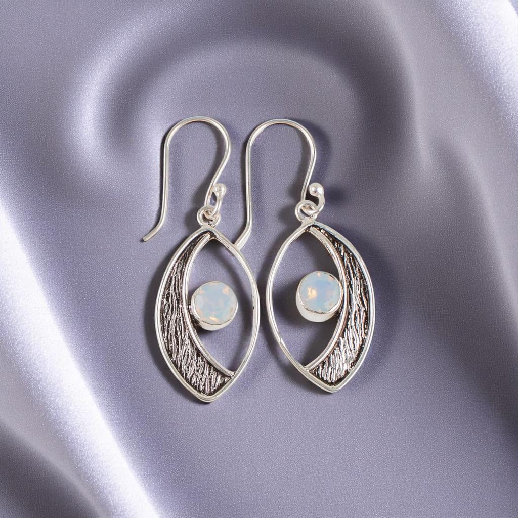 Milchiger Opal Edelstein 925 Sterlingsilber Schmuck Handgefertigte Hängeohrringe 1,60" EE-61-16