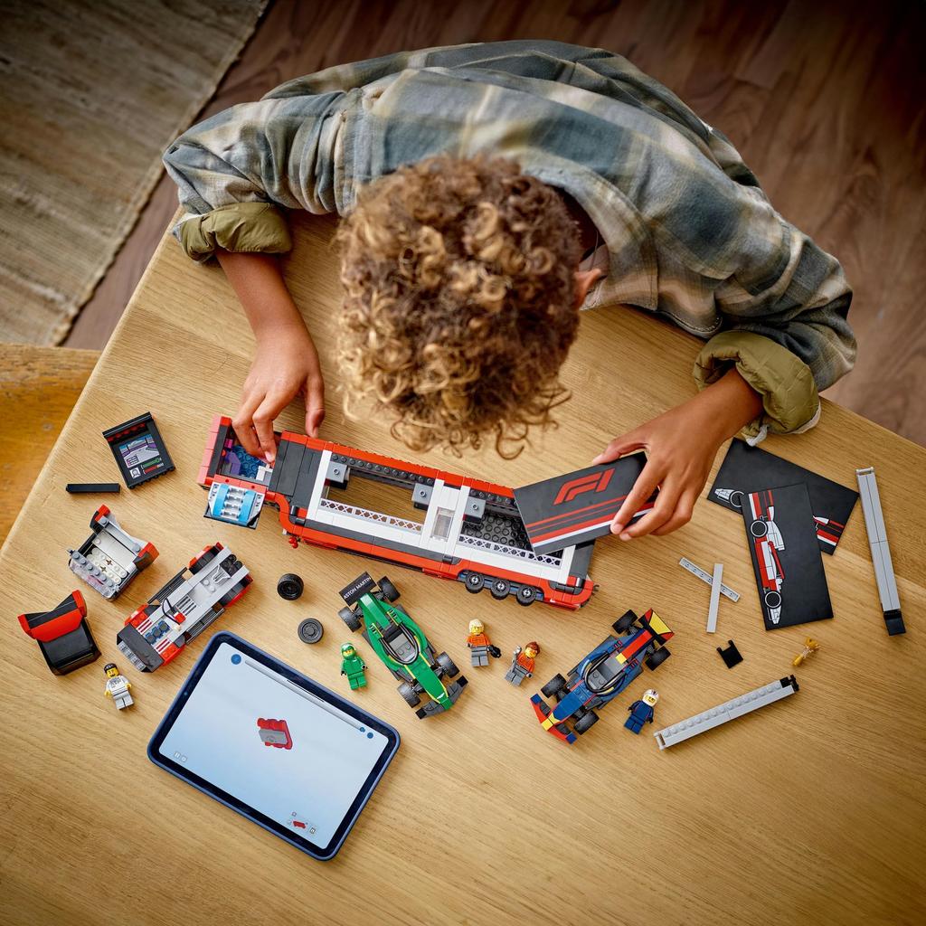 LEGO City RB20 AMR24 Rennauto und LKW Spielzeug Geburtstagsgeschenk Block Jungen Mädchen Kinder 8 Jahre alt 9 Jahre alt 10 Jahre alt Grundschüler