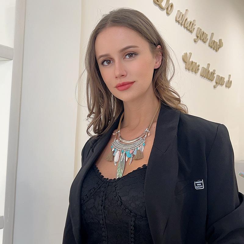 Kaseakia Chunky Großes Statement Quaste Metalllegierung Anhänger Böhmisches Choker Halskette für Damen