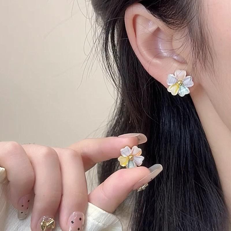 Colorful Daisy Stud Earrings for women Luxury Exquisite High Sweet Cute Flower Ear Studs Simple Girl's Daily Party Jewelry Gift