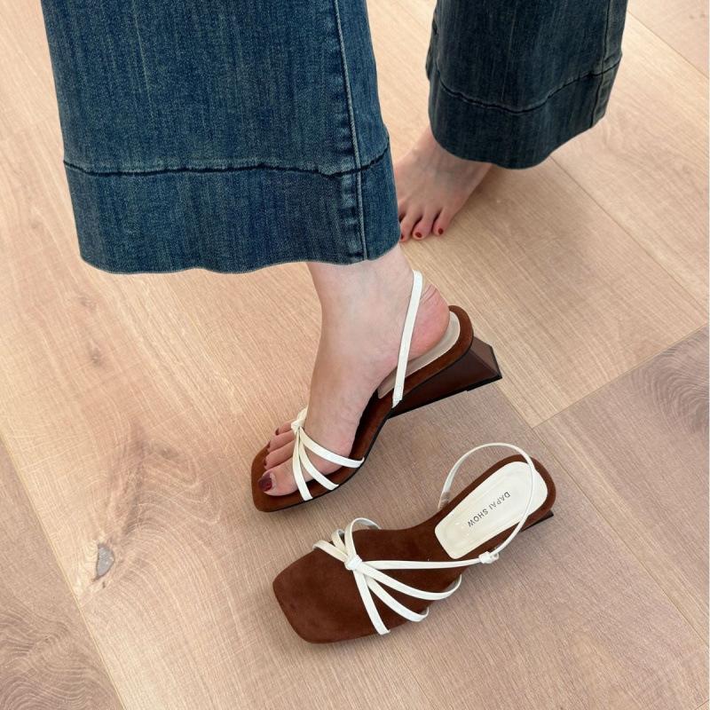 Fairy wind gentle weaving temperament square head open-toed sandals female French design thick heel cool slippers