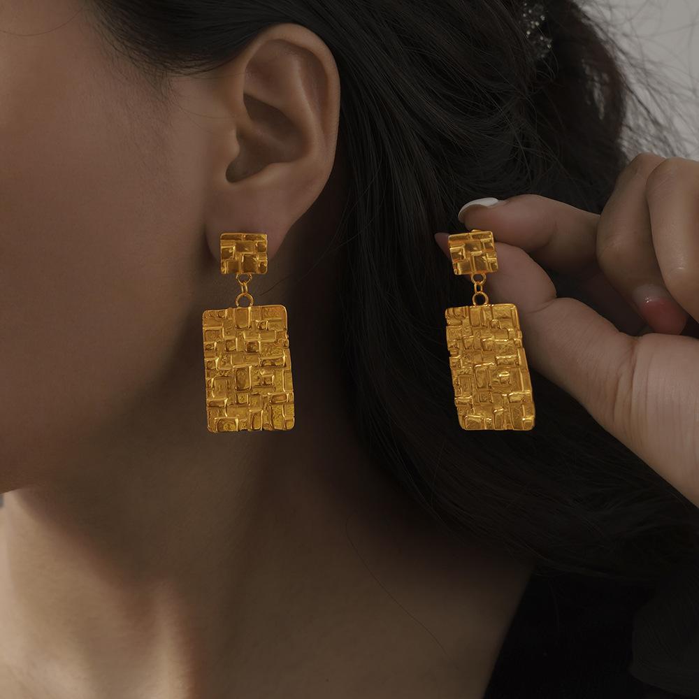 Геометрическая имитация жемчужной текстуры серьги из титановой стали литье ювелирные — фото 3