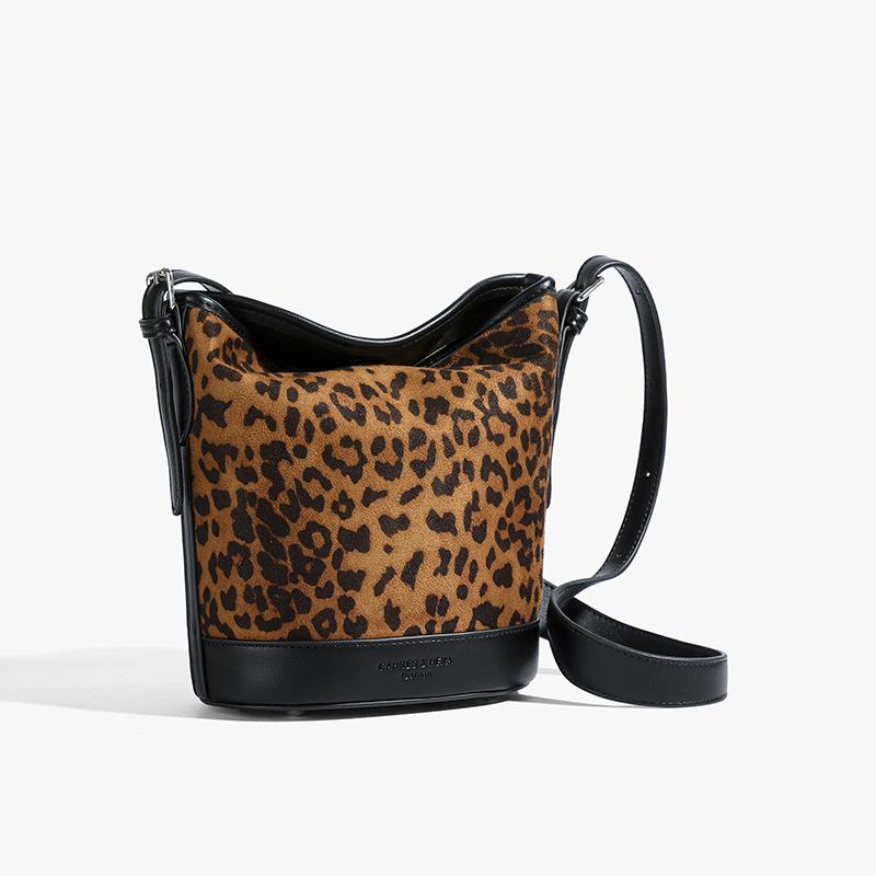Wildleder Leopardenmuster Großraumtasche Damen 2025 neu trendige koreanische Nischen-Bucket-Bag vielseitige Schulter-Achseltasche