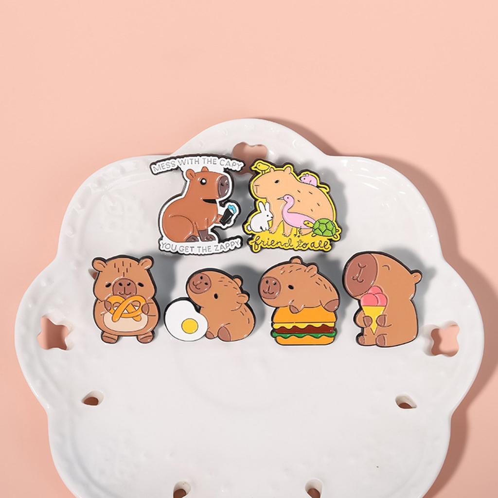 8 Stück Capybara Anstecknadeln Tierabzeichen für Rucksack- oder Kleiderdekoration Handgefertigter Statement-Schmuck für Frauen