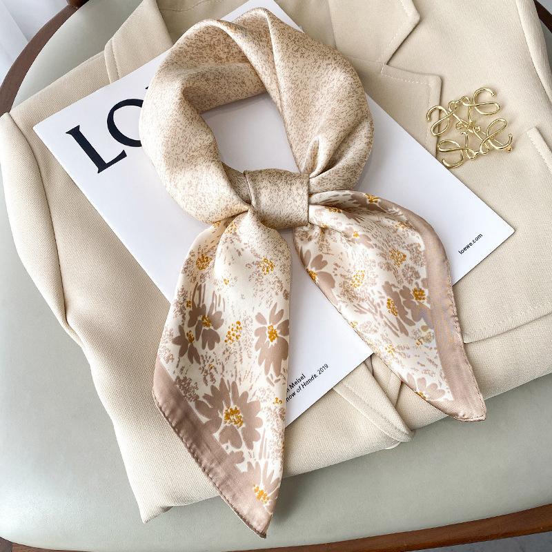 Small Square Scarf Silk Scarf Women's 71x71 Korean Versatile Decoration with Suit Shirt Professional Scarf Neck Protection Thin Scarf