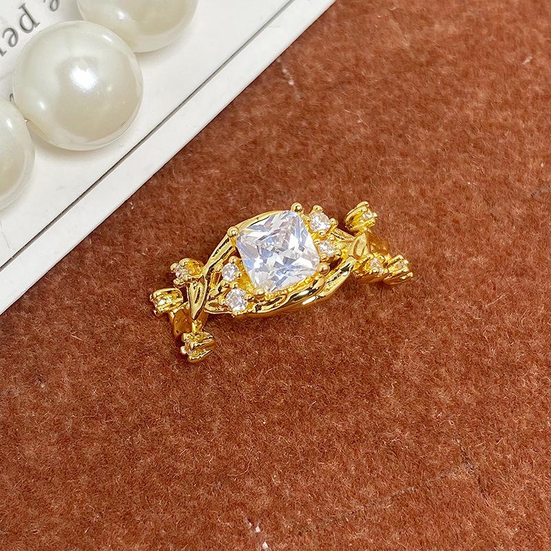 Mittelalterlicher Vintage Geometrischer Mikro-Inlay Personalisierter Öffnungsring Damenmode Retro Kalter Wind Nischendesign Ring