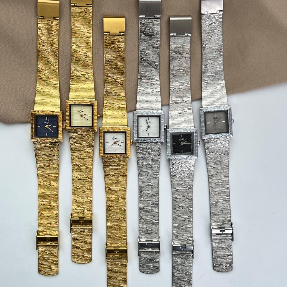 Light Luxury Women's Square Small Gold Watch Light Luxury Steel Strip Retro High End Versatile Watch Texture Quartz Watches