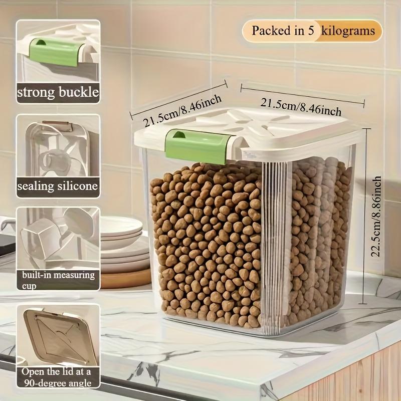 

Large-capacity pet food storage bin with wheels. Features a built-in measuring scoop and a snap-on lid,keep pet grain dry.