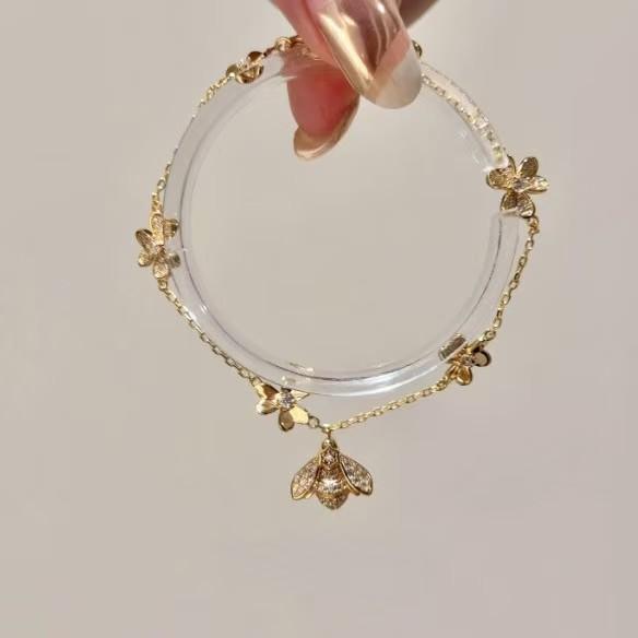 Super flash full diamond lucky clover insect bracelet female niche design advanced sense light luxury versatile simple bracelet
