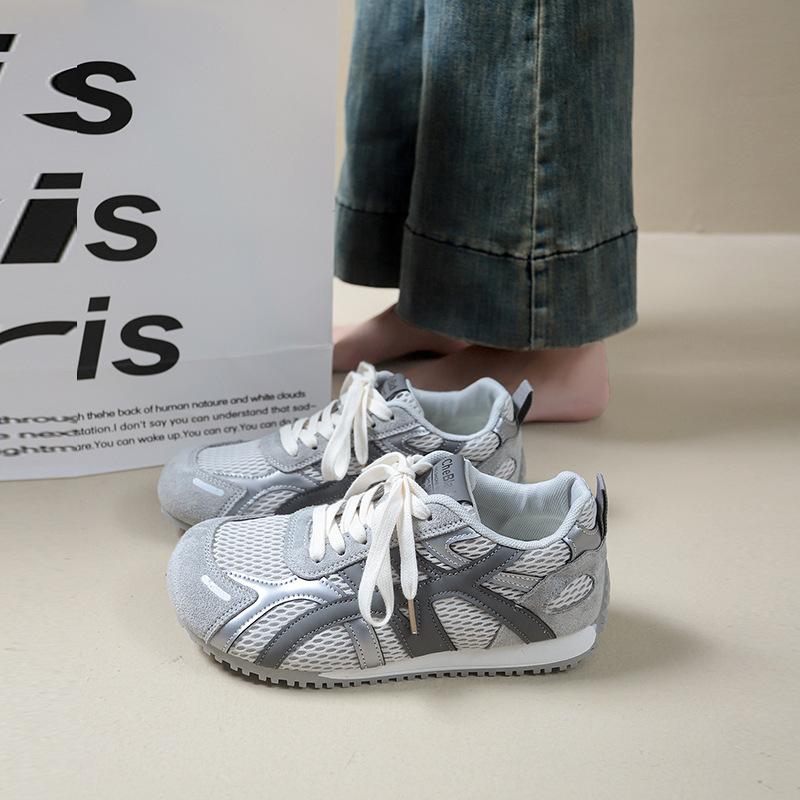 Internet celebrity moral training shoes women's 2025 new summer and autumn thick-soled mesh breathable sports little white shoes casual Forrest Gump s