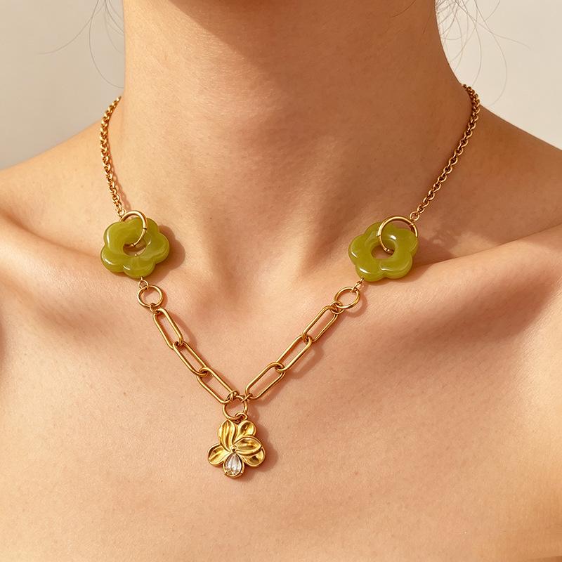 Stainless Steel Resin Pendant Necklace Sweet Zircon Flower Spliced Necklace Exquisite Romantic Dinner Jewelry As Gifts for Women