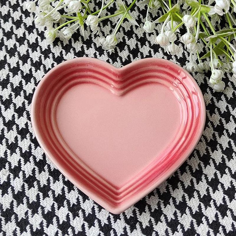 

Heart-shaped Ceramic Dishes,12cm Gradient Underglaze Color Simple Tableware,Dip Dish Desserts Snacks Plate Utensils for Kitchen 12cm рожевий