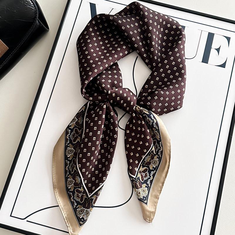 Stile britannico geometrico nuovo collo 71 seta sintetica piccolo foulard primavera e autunno versatile temperamento foulard da collo da donna